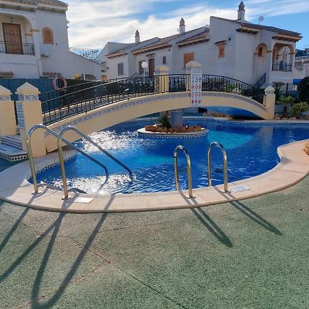Casa Chloe, Urbanizacion Privada Villa Торевиеха Екстериор снимка