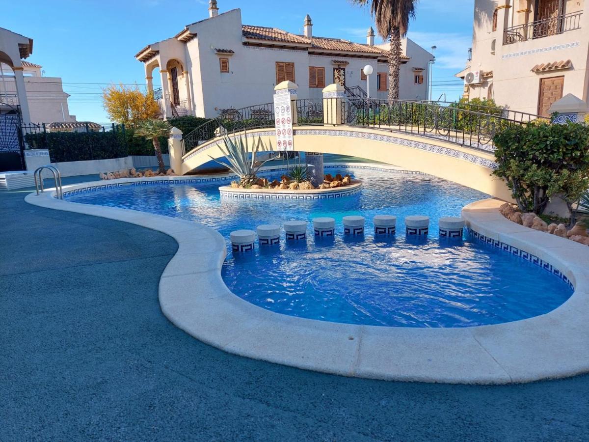 Casa Chloe, Urbanizacion Privada Villa Торевиеха Екстериор снимка