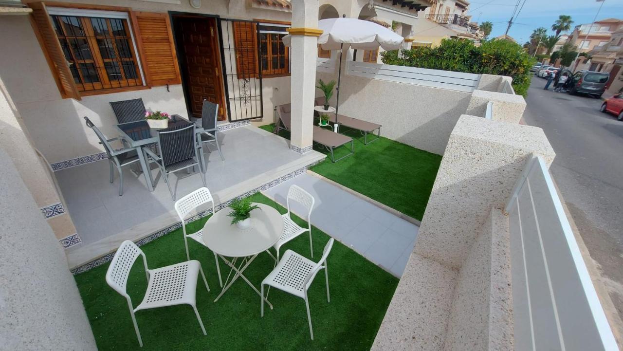 Casa Chloe, Urbanizacion Privada Villa Торевиеха Екстериор снимка