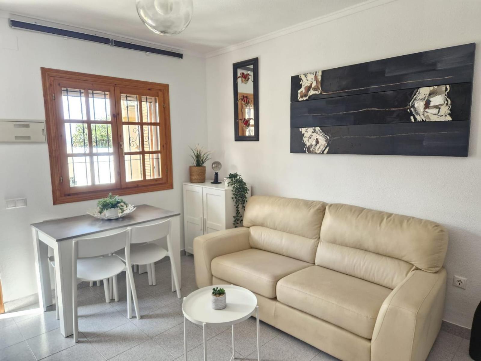 Casa Chloe, Urbanizacion Privada Villa Торевиеха Екстериор снимка