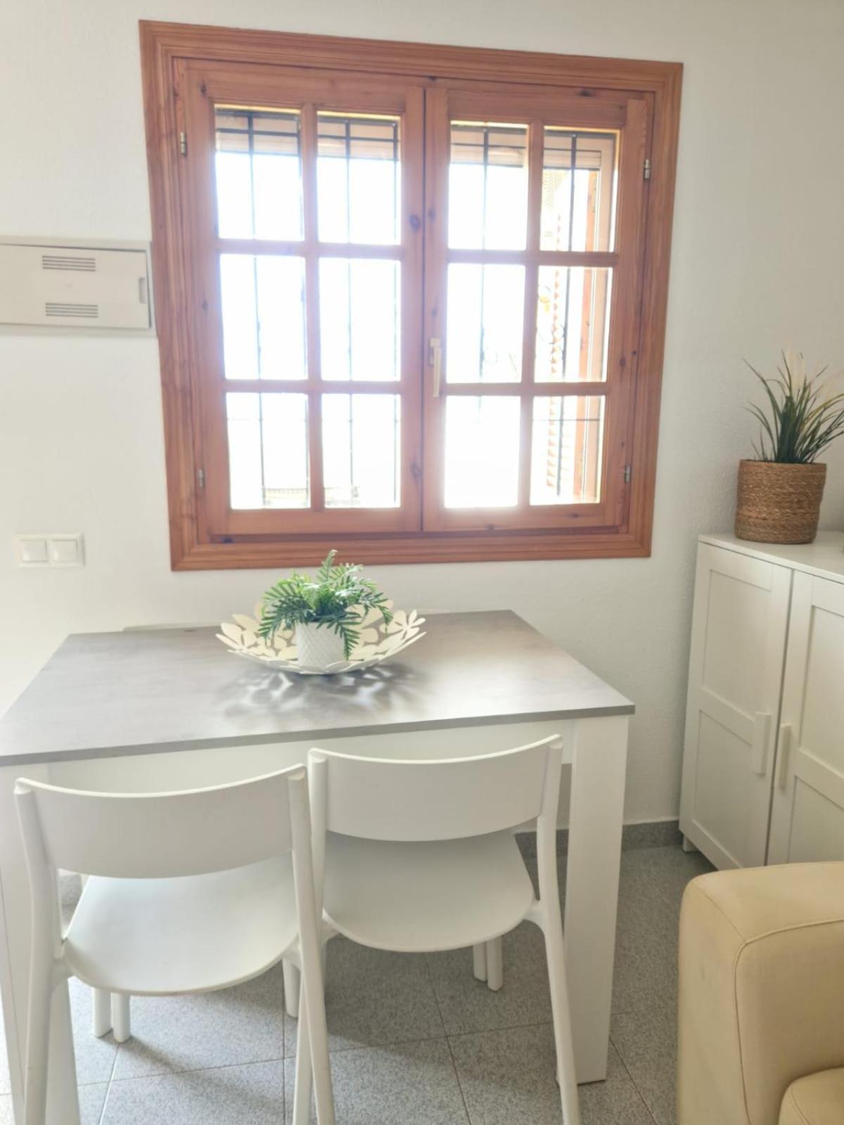 Casa Chloe, Urbanizacion Privada Villa Торевиеха Екстериор снимка