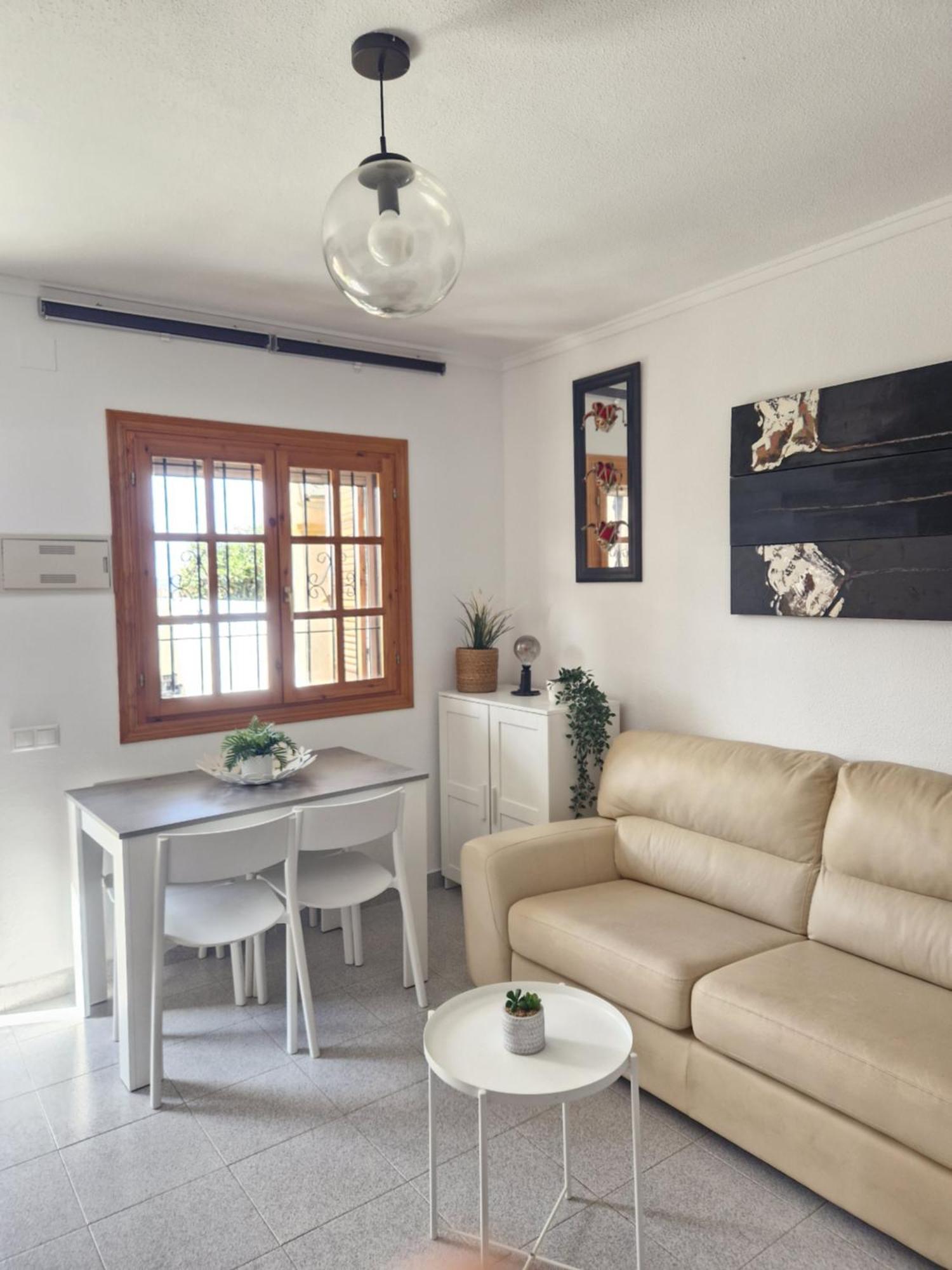 Casa Chloe, Urbanizacion Privada Villa Торевиеха Екстериор снимка